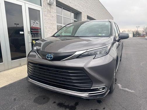 2024 Toyota Sienna XLE