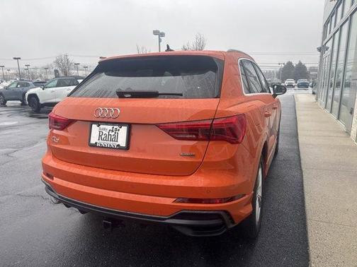 2020 Audi Q3 45 S line Prestige