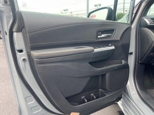 2025 Toyota Sienna Woodland Edition