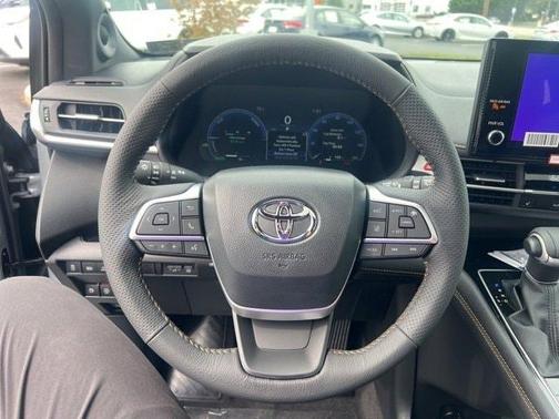 2025 Toyota Sienna Woodland Edition