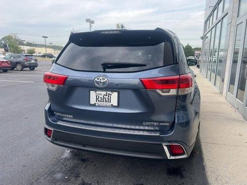 2018 Toyota Highlander Limited Platinum