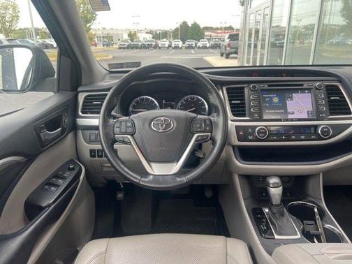 2018 Toyota Highlander Limited Platinum