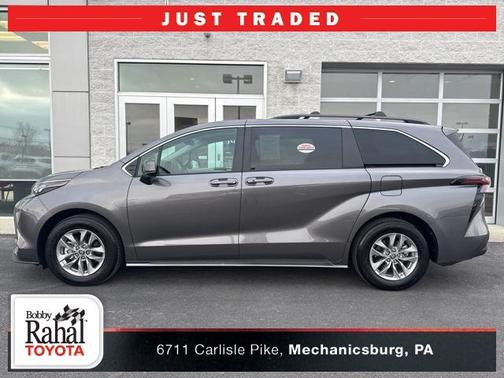 2024 Toyota Sienna LE