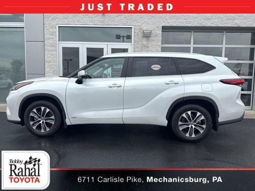 Wind Chill Pearl 2023 Toyota Highlander Hybrid XLE