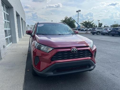 2020 Toyota RAV4 LE