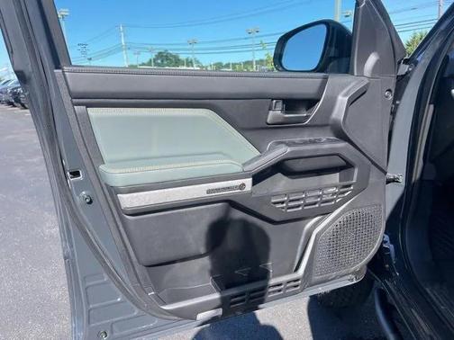 2025 Toyota Tacoma Hybrid Trailhunter