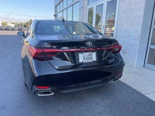 2019 Toyota Avalon XLE