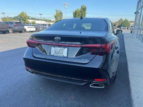 2019 Toyota Avalon XLE