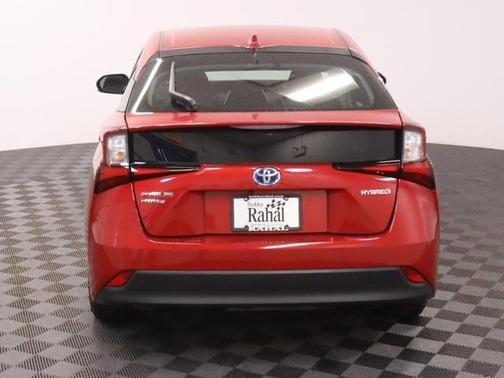 2022 Toyota Prius LE