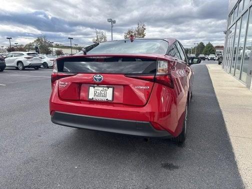 2022 Toyota Prius LE