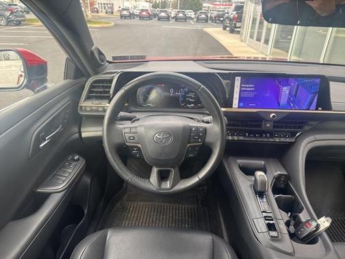 2023 Toyota Crown Platinum