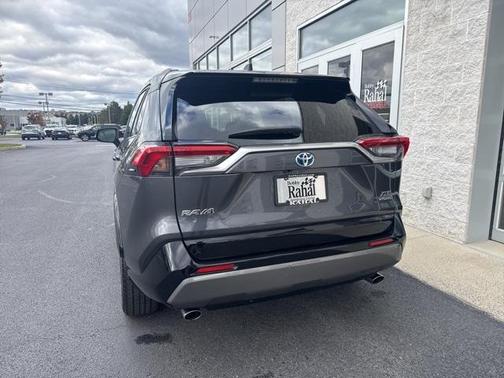 2019 Toyota RAV4 Hybrid SE