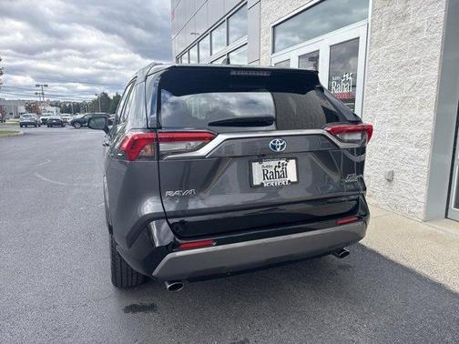 2019 Toyota RAV4 Hybrid SE