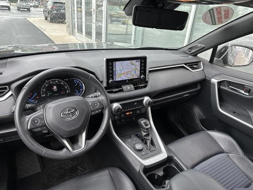 2019 Toyota RAV4 Hybrid SE
