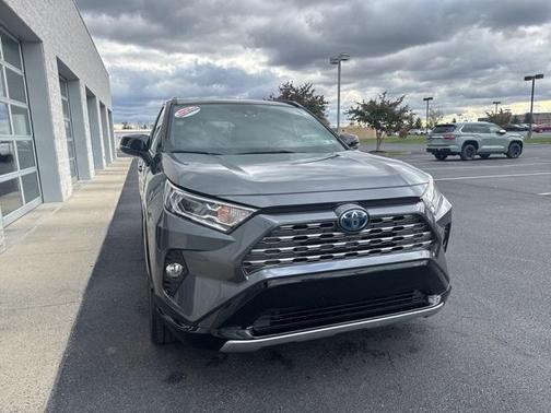 2019 Toyota RAV4 Hybrid SE