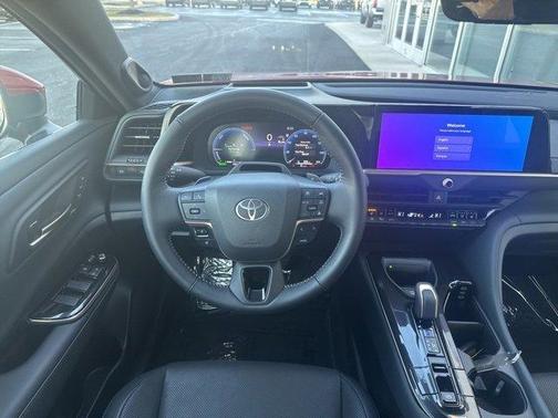 2025 Toyota Crown Platinum