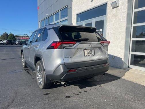 2021 Toyota RAV4 XLE Premium