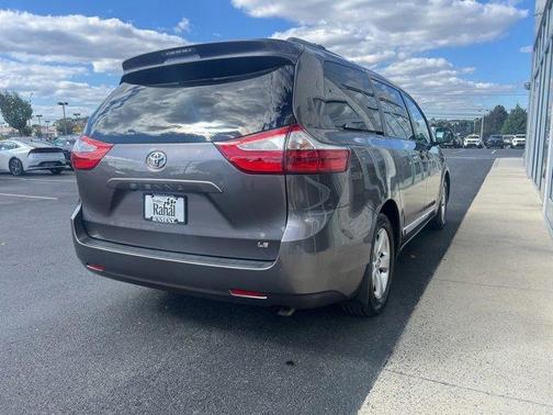 2015 Toyota Sienna LE