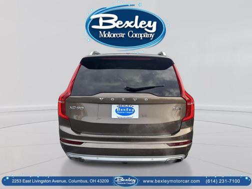 2017 Volvo XC90 T6 Momentum