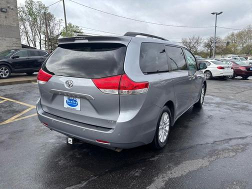 2013 Toyota Sienna 