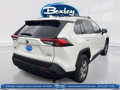 2022 Toyota RAV4 Hybrid XLE