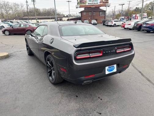2018 Dodge Challenger SXT