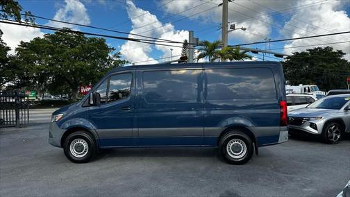 2022 Mercedes-Benz Sprinter 2500 Standard Roof