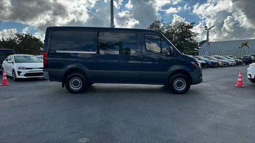 2022 Mercedes-Benz Sprinter 2500 Standard Roof