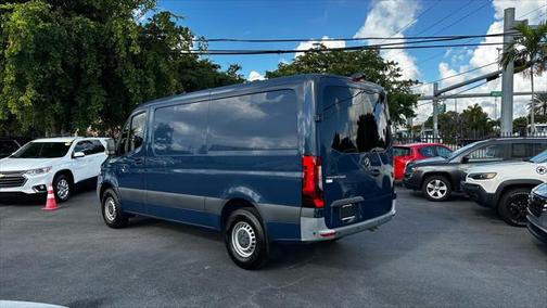 2022 Mercedes-Benz Sprinter 2500 Standard Roof