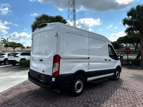 2022 Ford Transit-250 Base