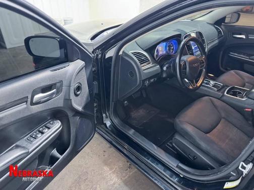 Black 2019 Chrysler 300 Touring