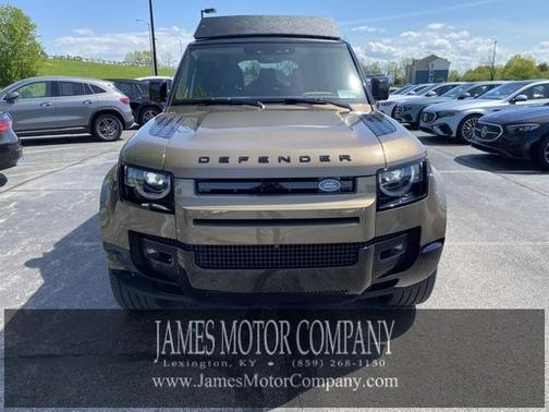 2024 Land Rover Defender P400 X-Dynamic SE