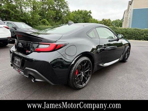 Raven Black 2025 Toyota GR86 Premium