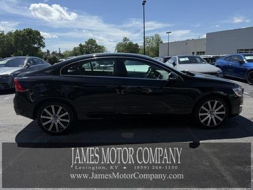 2017 Volvo S60 T5 Inscription Platinum