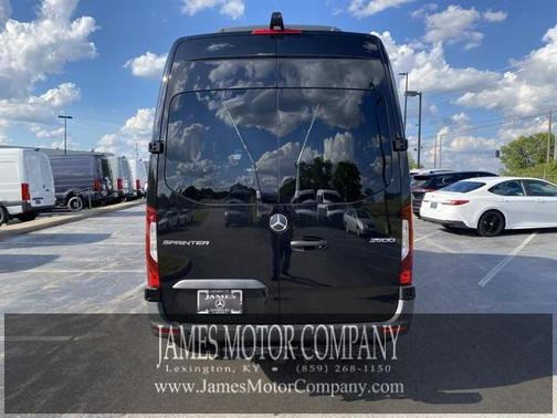 2025 Mercedes-Benz Sprinter 2500 144 WB Standard Roof Passenger