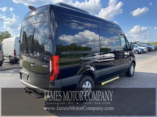 2025 Mercedes-Benz Sprinter 2500 144 WB Standard Roof Passenger