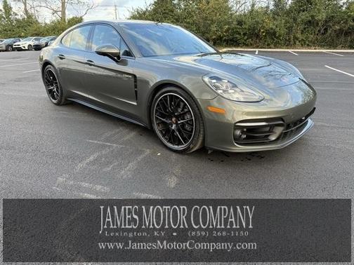 2022 Porsche Panamera 4
