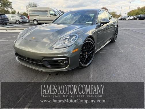 2022 Porsche Panamera 4