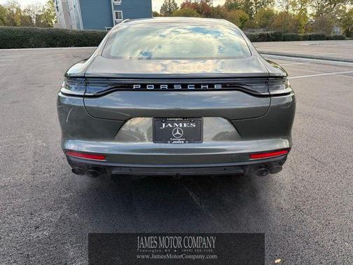2022 Porsche Panamera 4