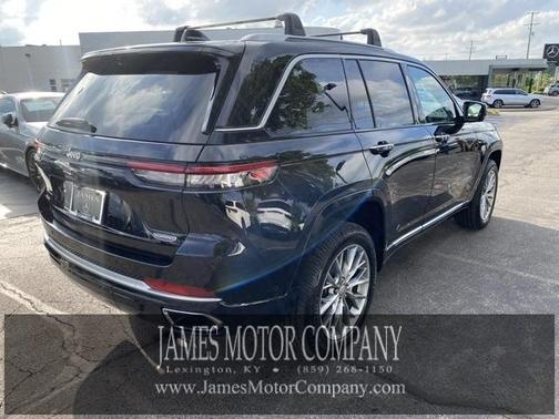 2022 Jeep Grand Cherokee Summit