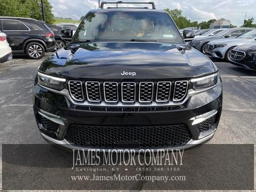 2022 Jeep Grand Cherokee Summit
