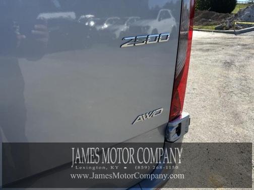 2025 Mercedes-Benz Sprinter 2500 144 WB Standard Roof Passenger