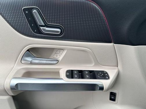 2023 Mercedes-Benz EQB 300 Base 4MATIC