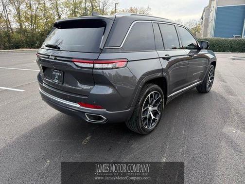 2022 Jeep Grand Cherokee Summit