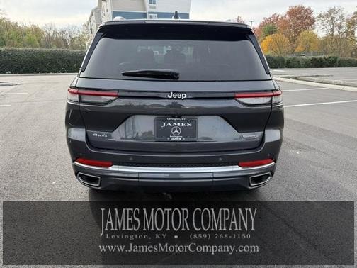 2022 Jeep Grand Cherokee Summit