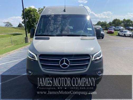 2025 Mercedes-Benz Sprinter 2500 144 WB Standard Roof Passenger
