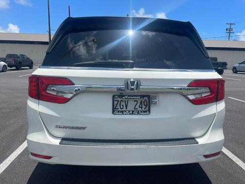 White Diamond Pearl 2019 Honda Odyssey EX