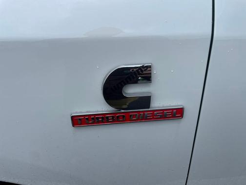 Bright White Clearcoat 2024 RAM 2500 Laramie Crew Cab 4x4 6'4' Box