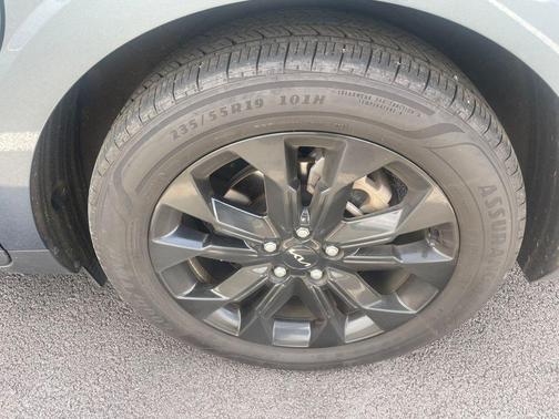 Astra Blue 2024 Kia Carnival SX