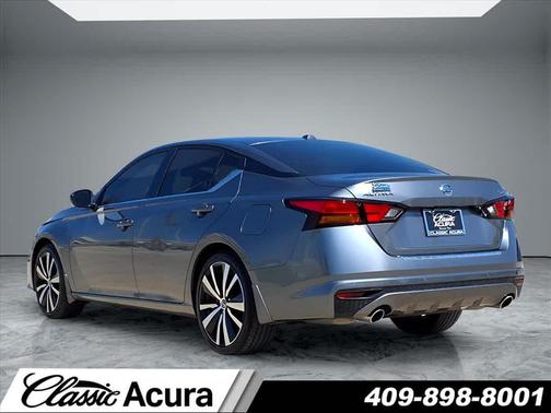 2022 Nissan Altima SR FWD